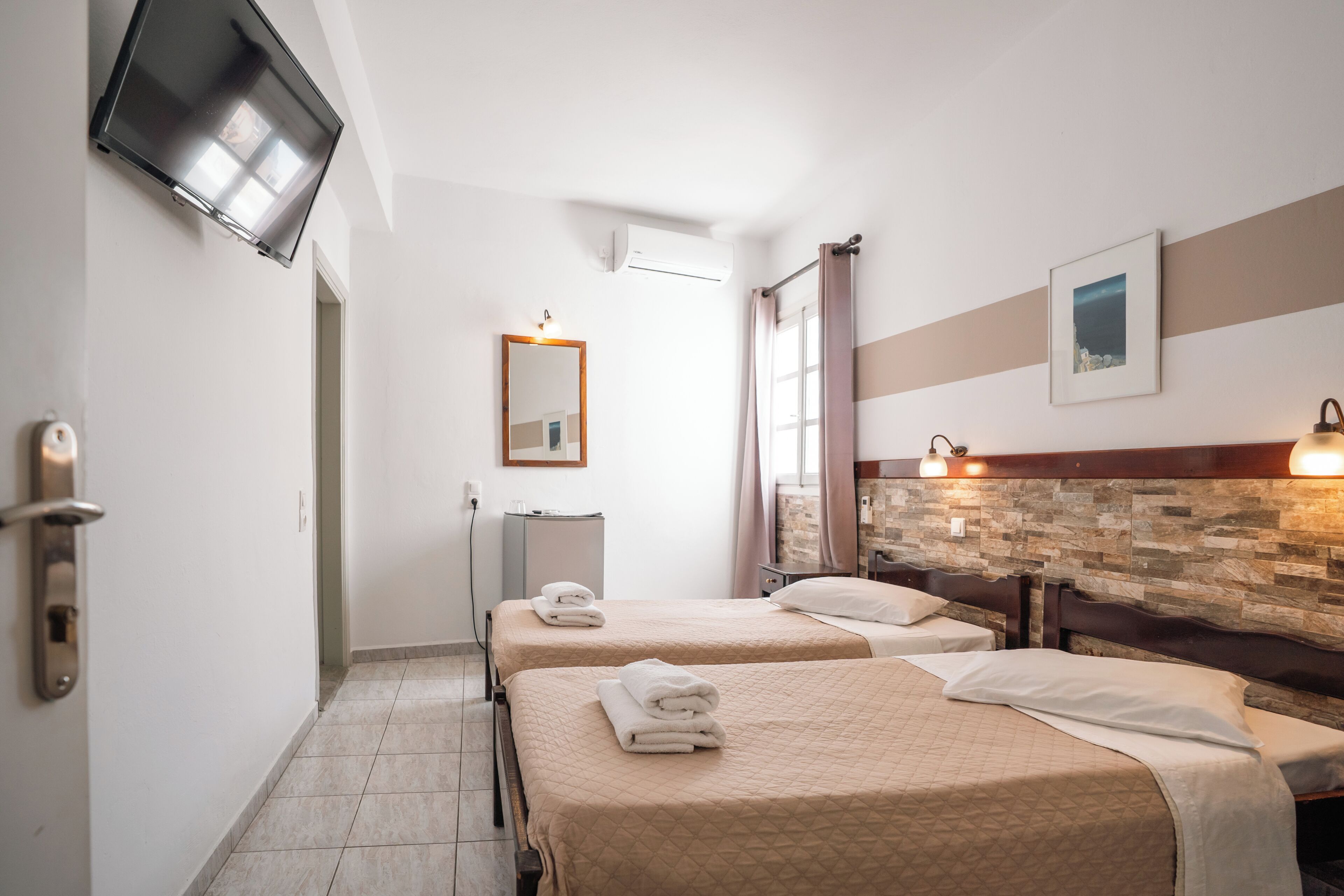 Caja de seguridad en la habitación, wifi gratis y ropa de cama 