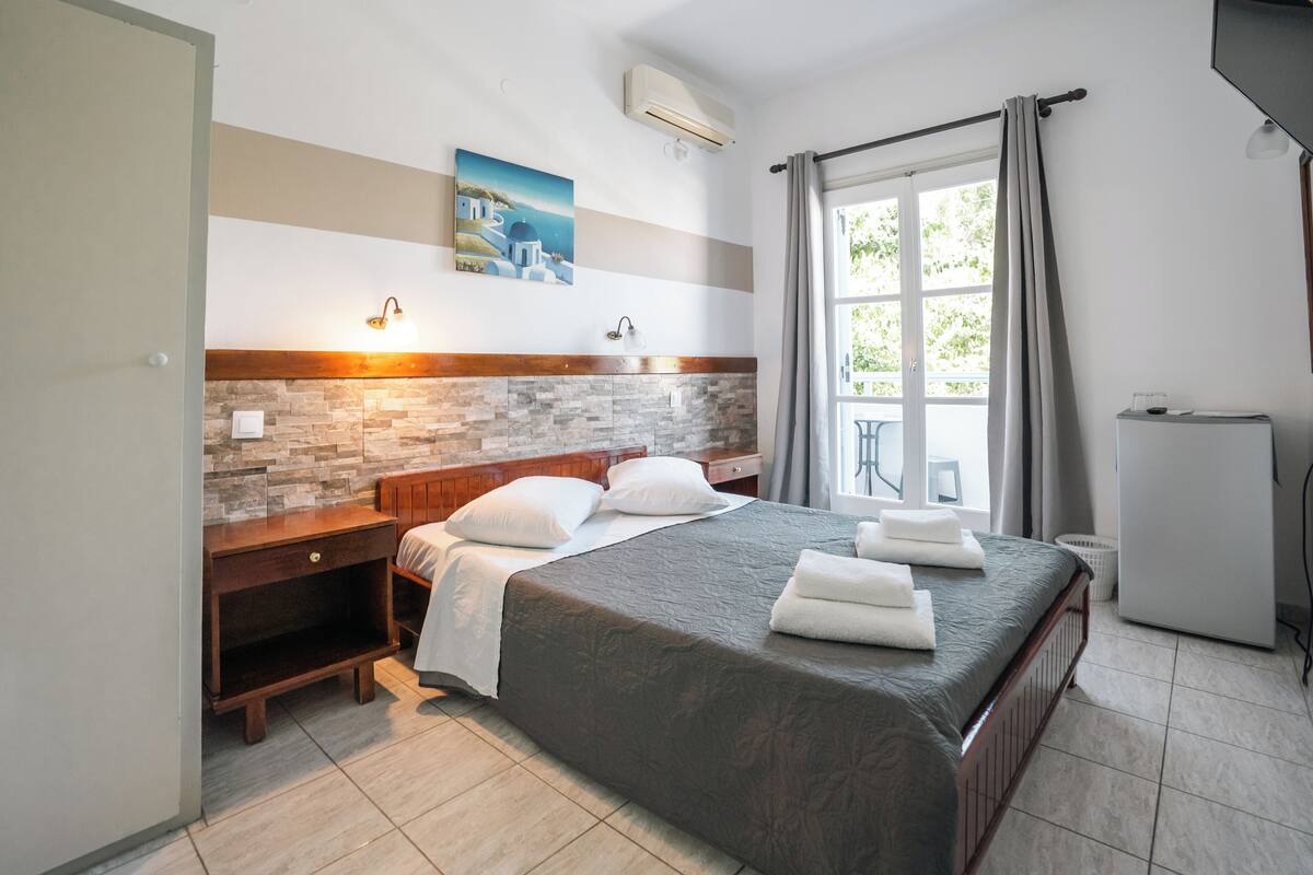 Kamar Double, balkon, pemandangan kebun | Brankas, Wi-Fi gratis, dan seprai linen