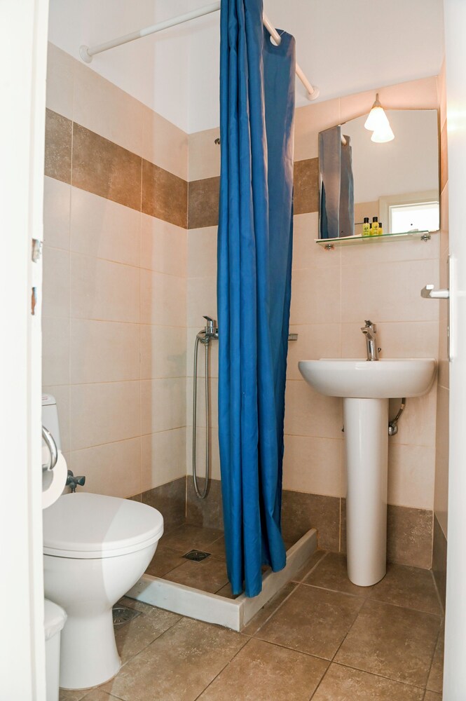 Narkissos Hotel by null