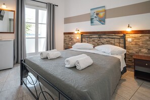 Double Room, Balcony, Garden View | In-room safe, free WiFi, bed sheets - Hotel Narkissos (Santorini)
