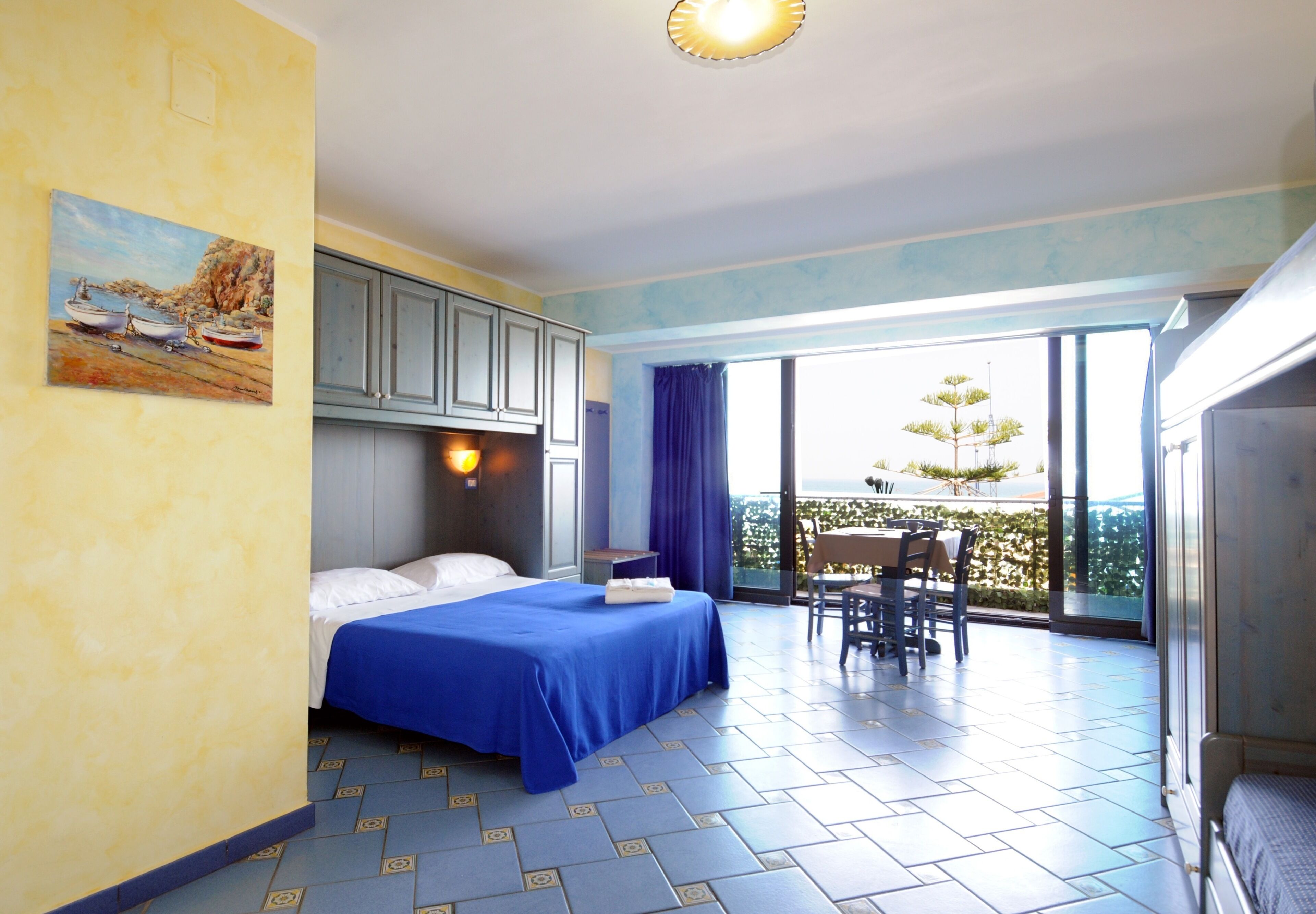 Superior one-room Apartment | 1 kamar tidur, seprai premium, meja kerja, dan setrika/meja setrika