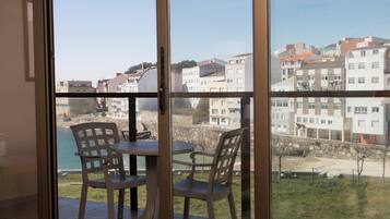 Side Beach Apartment | Terrace/patio