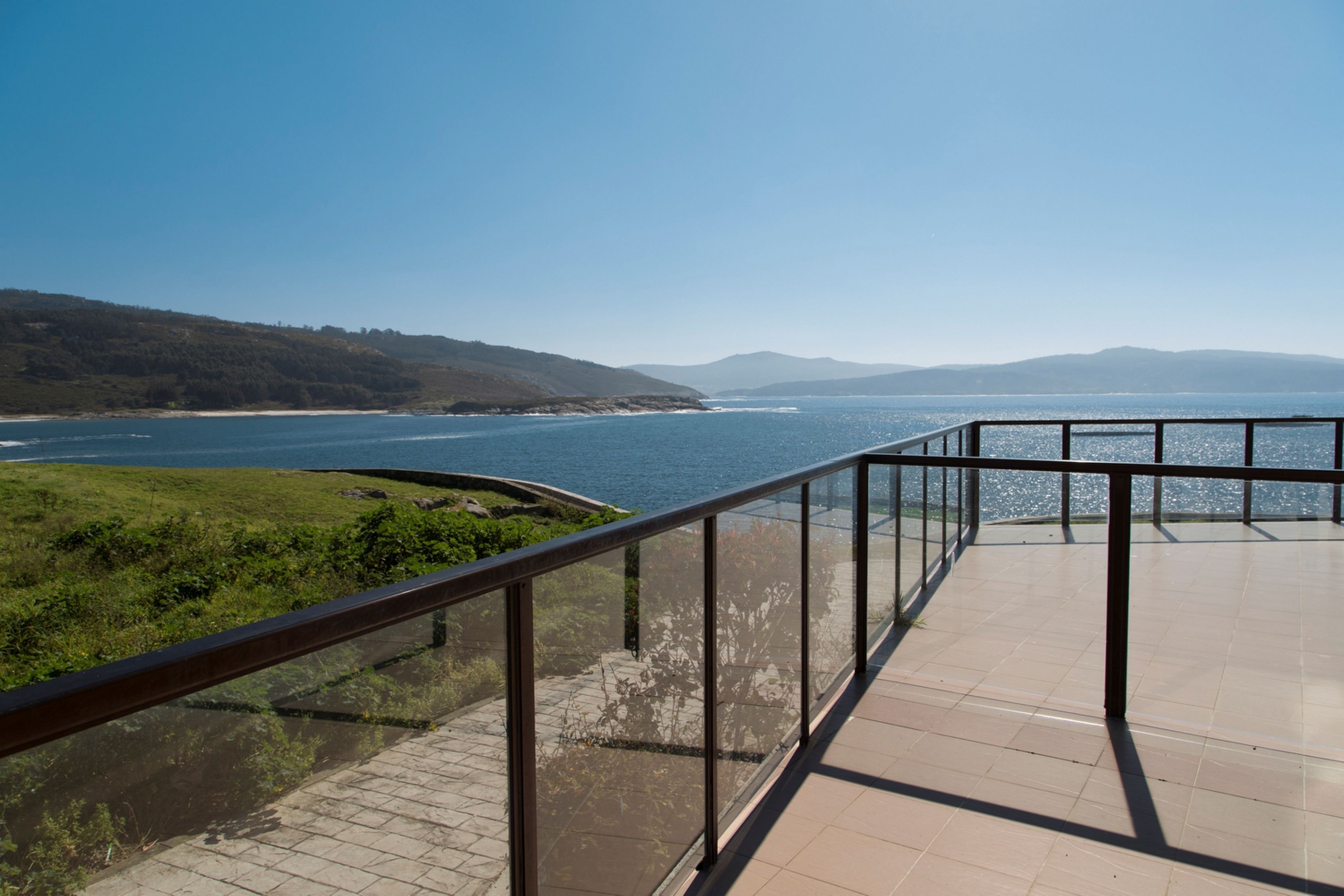 Side Beach Apartment – Ground Floor | 露台/庭院