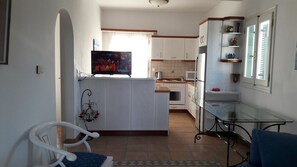 Apartment, 2 Bedrooms, Patio, Mountain View | Living area | TV