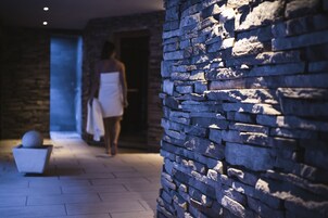 Sauna, hot tub, steam room