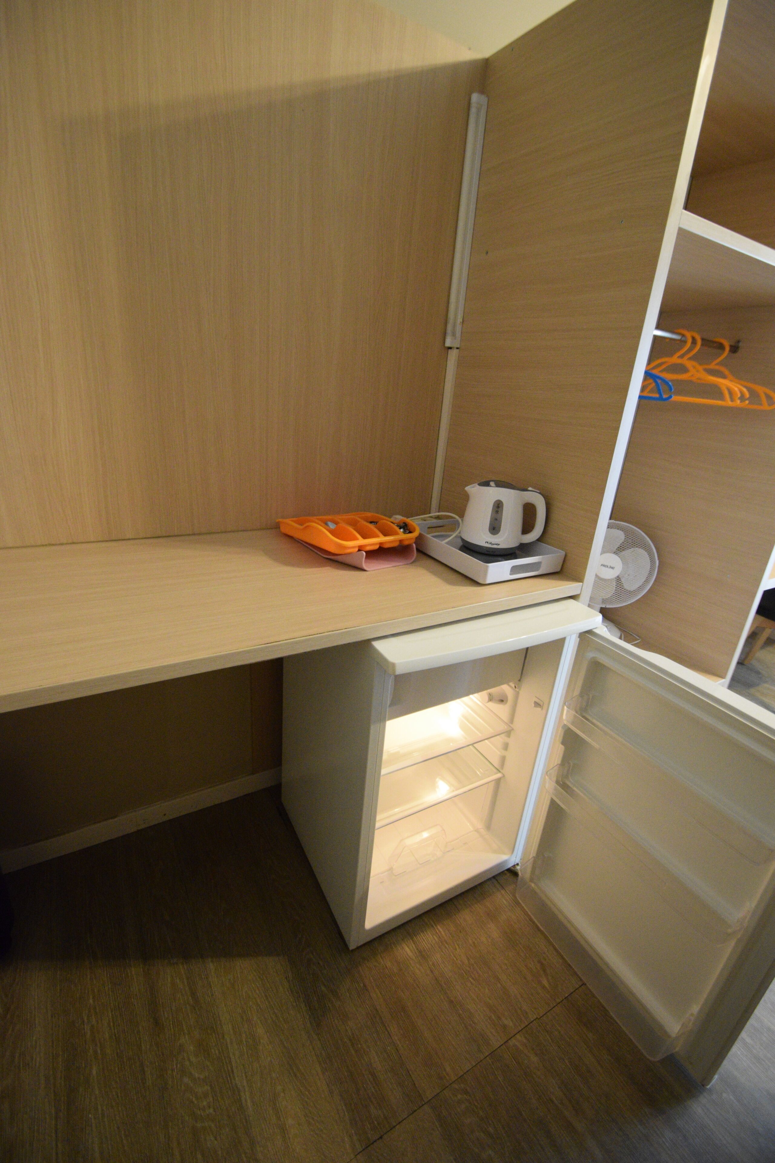 Studio, 1 Twin Bed | In-room dining