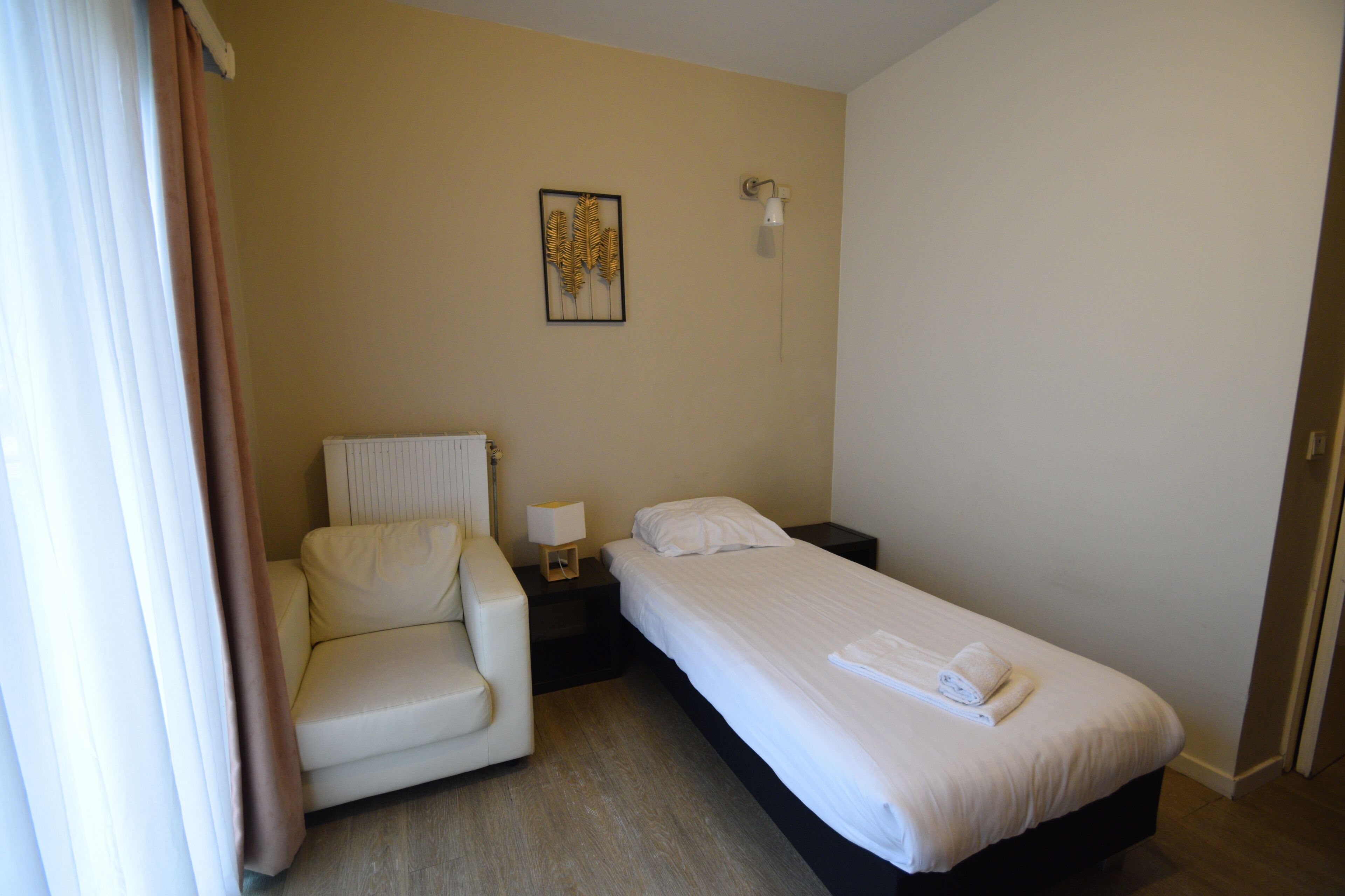 Studio, 1 Twin Bed | Individually decorated, individually furnished, desk, laptop workspace