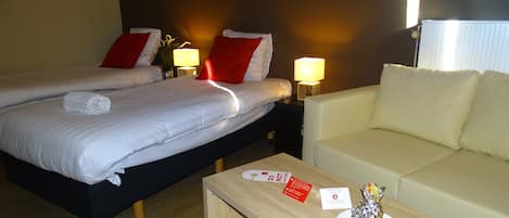 Decoración personalizada, muebles diferentes y escritorio