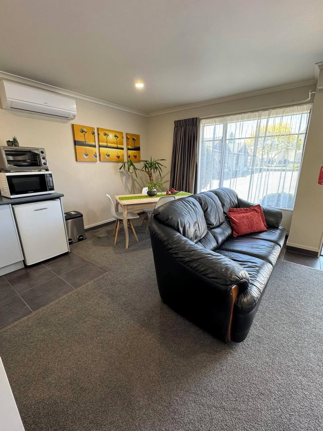 Executive One Bedroom Spa | Living area | 43-inch Smart TV with satellite channels, Netflix, streaming services