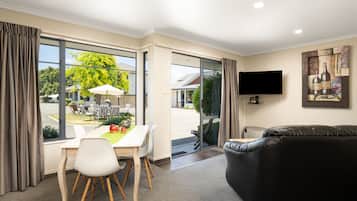 Executive One Bedroom Spa | 1 bedroom, premium bedding, iron/ironing board, cribs/infant beds