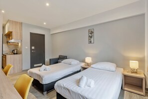 Business Studio Twin | Living area | LCD TV
