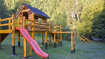 子供用の遊び場 - 屋外