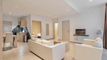 Apartment, 2 Bedrooms | Living area