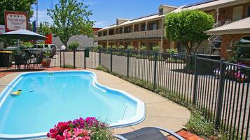 Outdoor pool, pool loungers