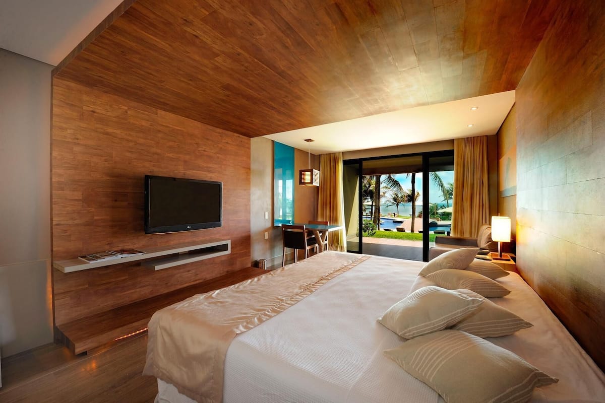 Premium bedding, minibar, in-room safe, blackout curtains