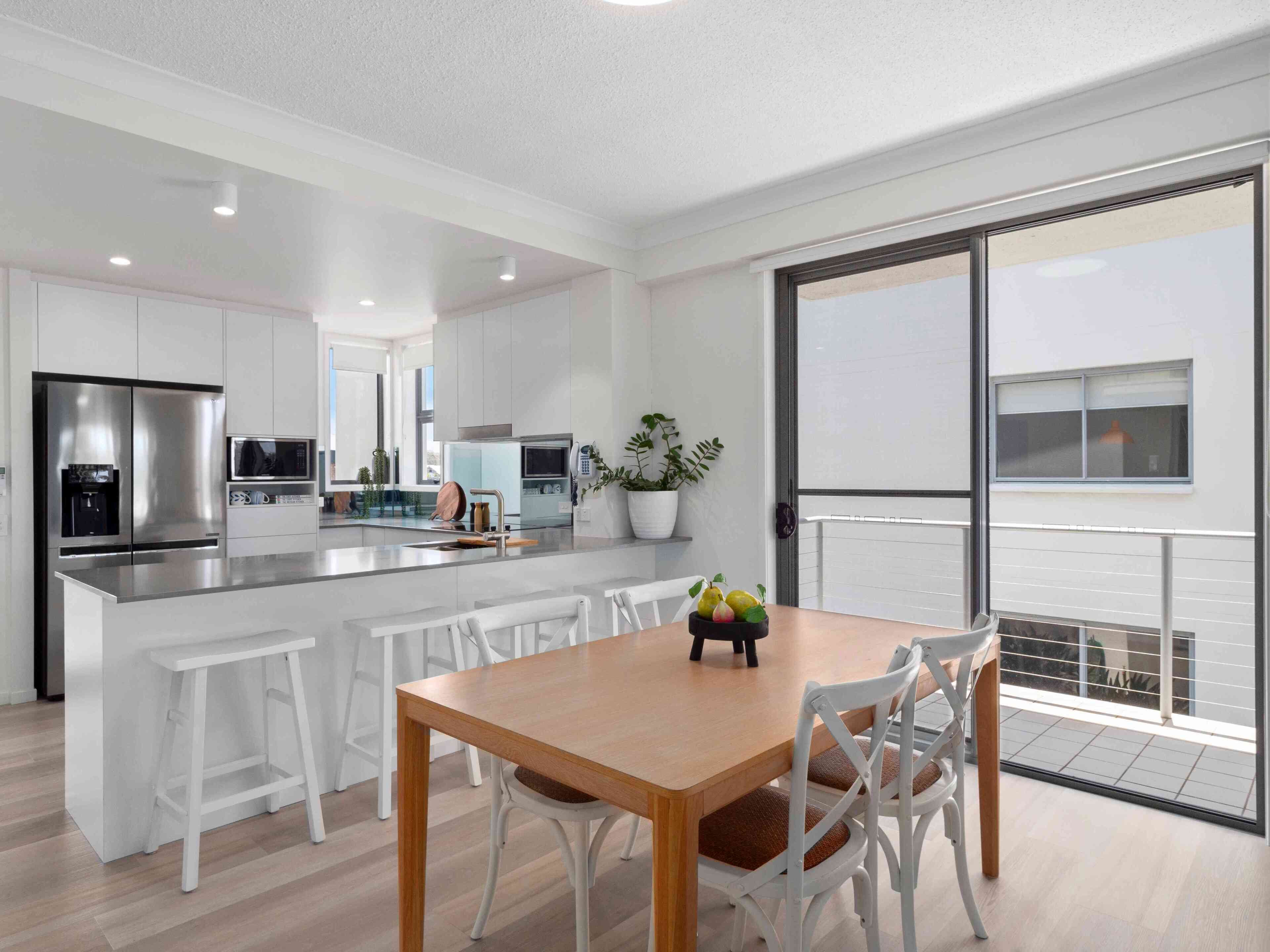 3 Bedrooms Executive Suite | In-room dining