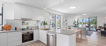 Pacific Marina Apartments