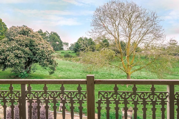 Amble Over Suite | Balcony