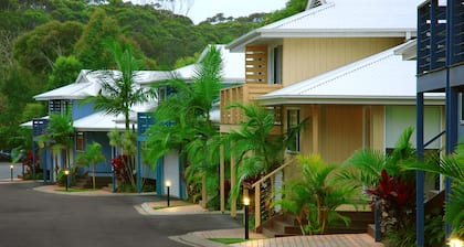 Flynns on Surf Beach Villas