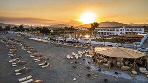 Private beach, free beach shuttle, beach cabanas, sun loungers - Alia Suites & Alia Beachfront Suites and spa (Rhodes)