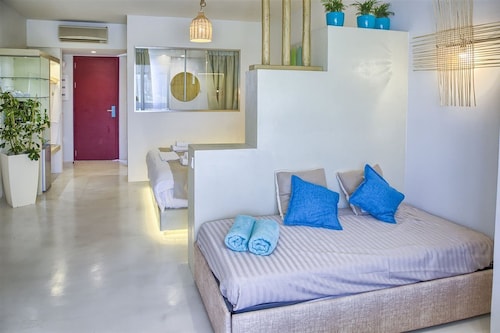 Alia Suites & Alia Beachfront Suites and Spa