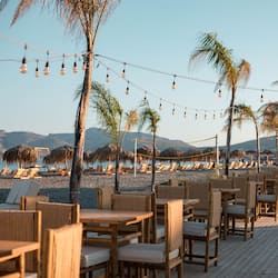 2 restaurants, breakfast, lunch, dinner served; Greek cuisine