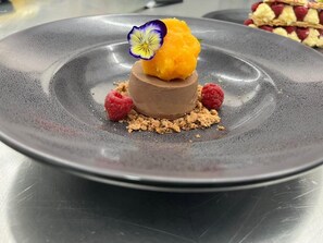 2 ristoranti; aperti a colazione, a pranzo e a cena