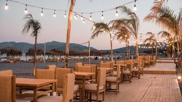 2 Restaurants, Frühstück, Mittagessen, Abendessen, griechische Küche