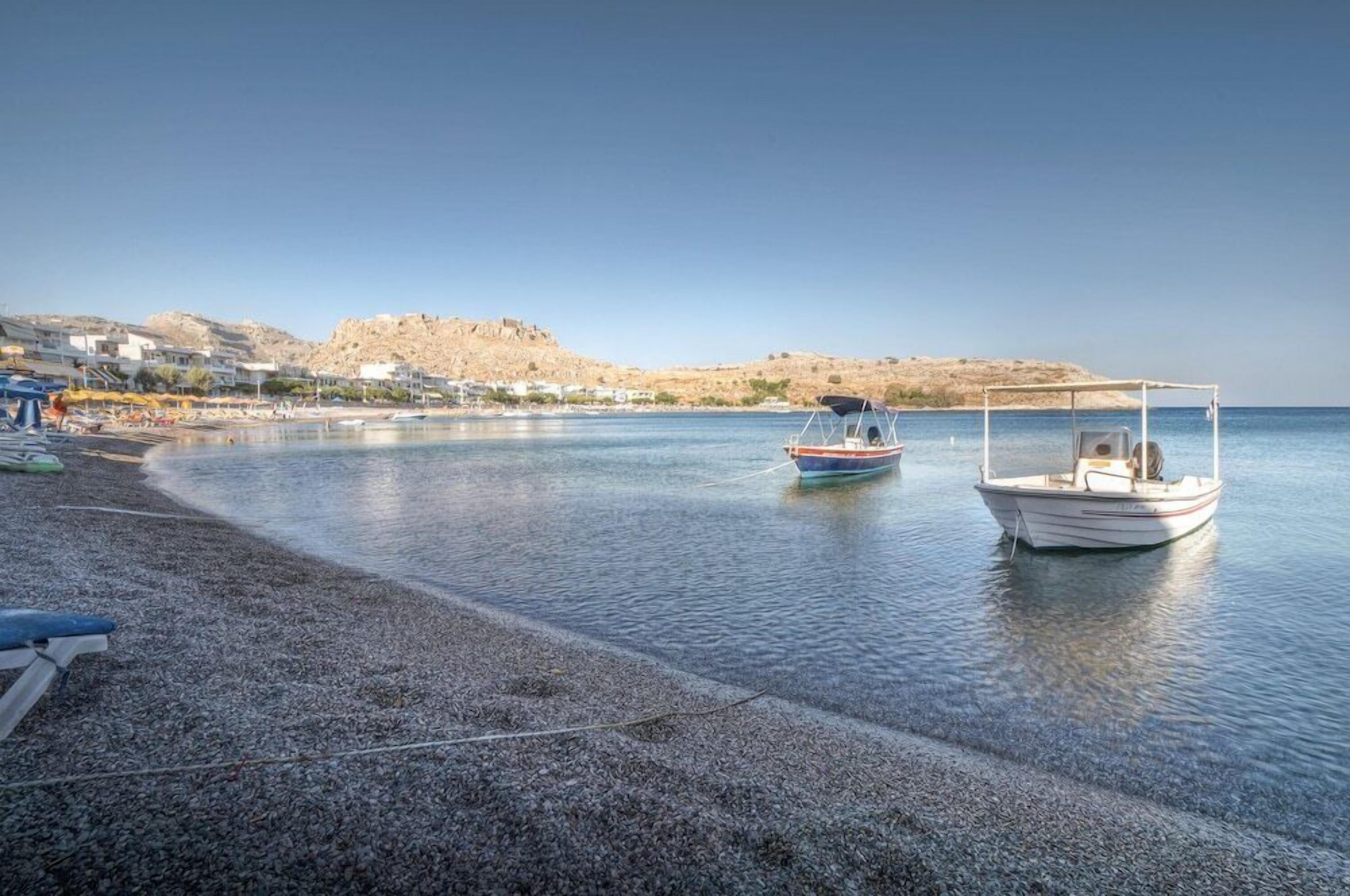 Bãi biển riêng, xe đưa đón đến bãi biển miễn phí, nhà lều trên biển 