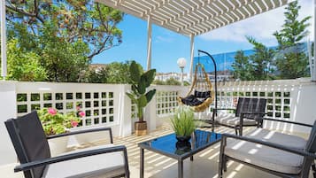 Deluxe Triple Room | Terrace/patio