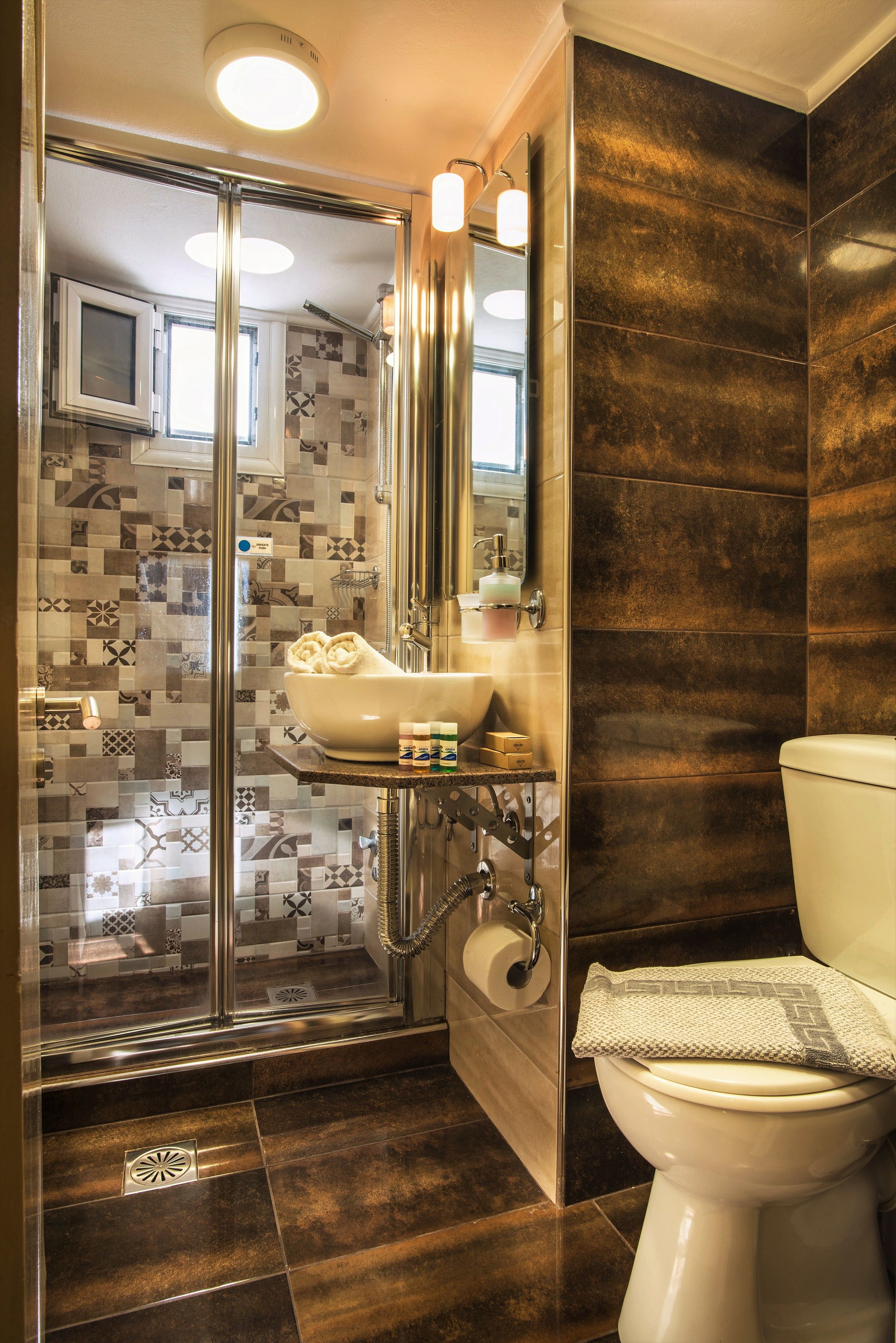 basic single room, 1 bedroom | bathroom | combined shower/bathtub, hair dryer, towels