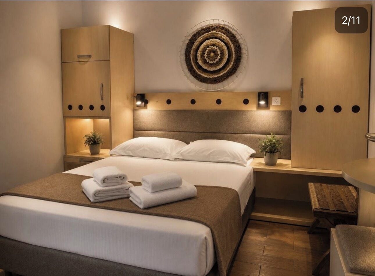Select Comfort beds, minibar, in-room safe, desk
