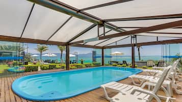 Indoor pool, pool loungers