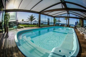 Indoor pool, sun loungers