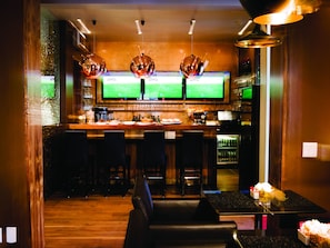 Breakfast, lunch, dinner and brunch served - Hotel on the Promenade (Cape Town)