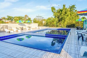 Outdoor pool, sun loungers