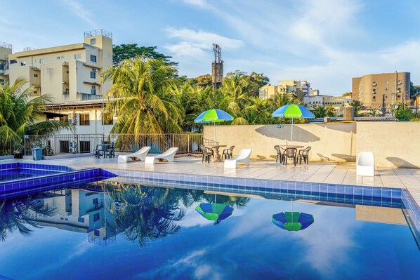 Outdoor pool, sun loungers