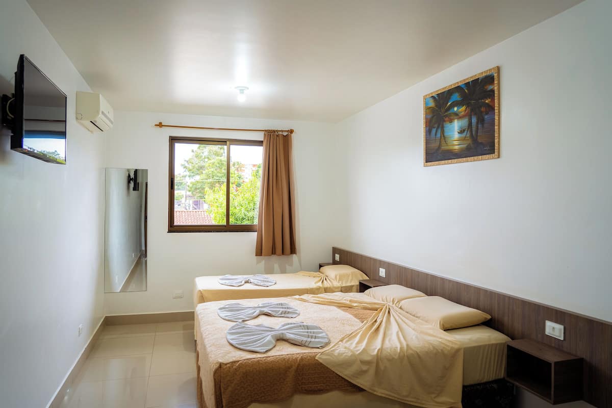 Habitación estándar | 1 habitación, caja de seguridad en la habitación y escritorio