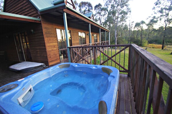 Bañera de hidromasaje exterior