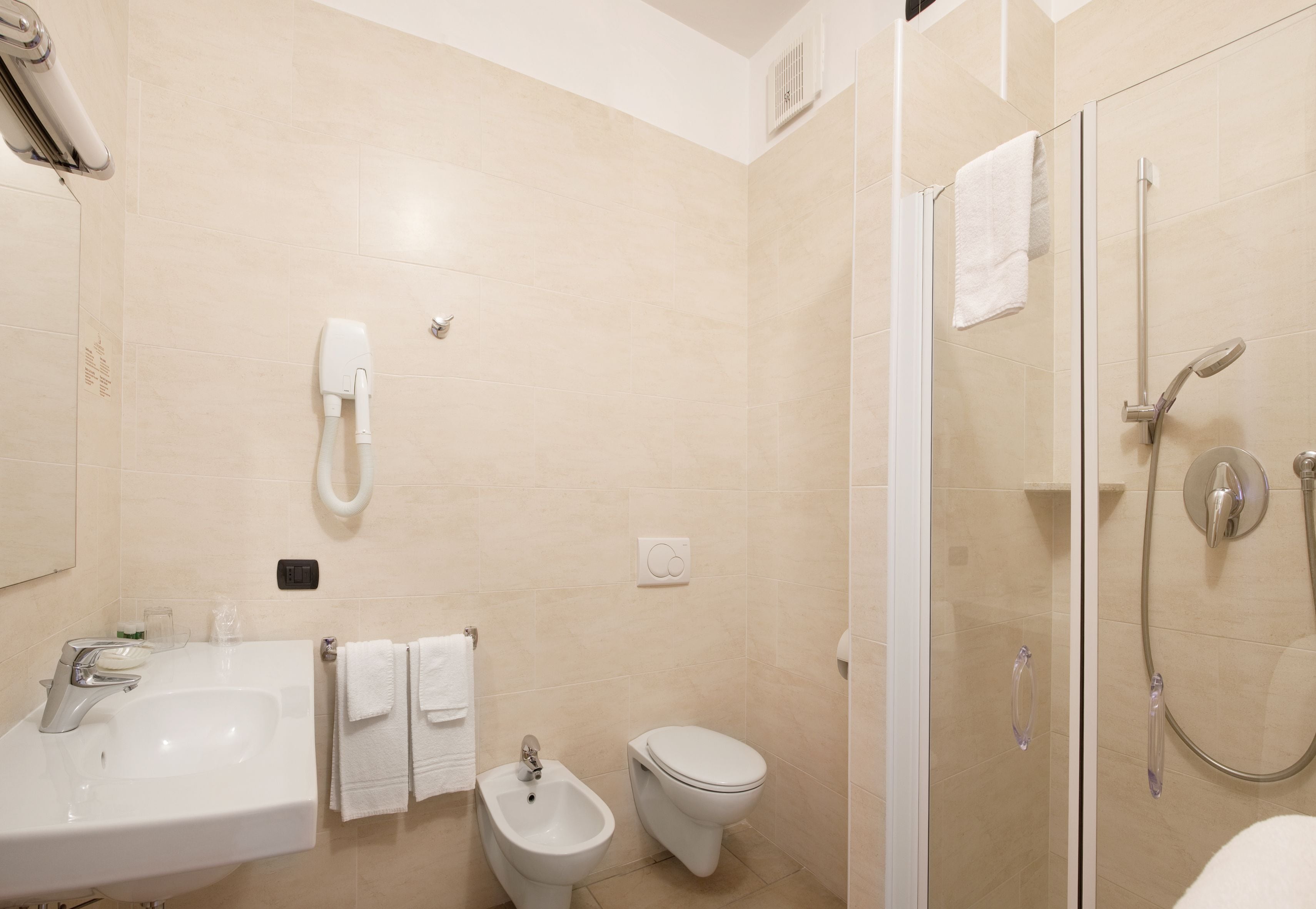 shower, free toiletries, hair dryer, bidet