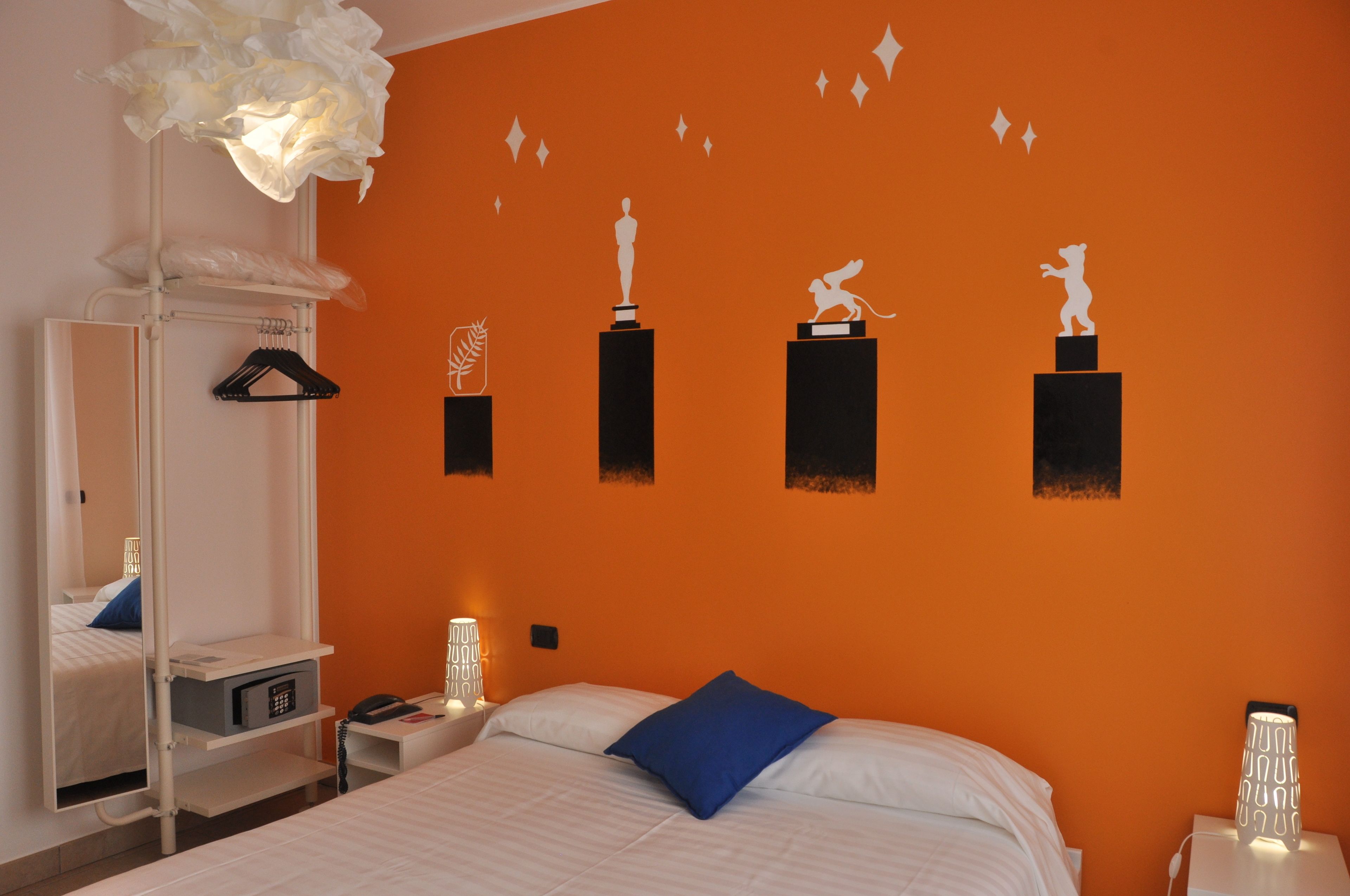 double room single use | down duvets, minibar, in-room safe, desk