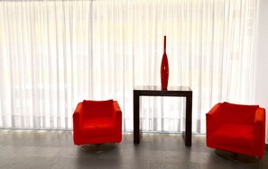 Lobby sitting area - Hotel Sol & Sombra (Benidorm)
