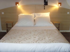 Habitación doble | Baño | Regadera y secadora de cabello