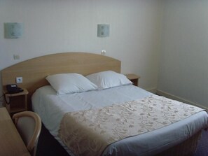 ملاءات من القطن المصري وأغطية فراش متميزة وألحفة محشوة بالريش