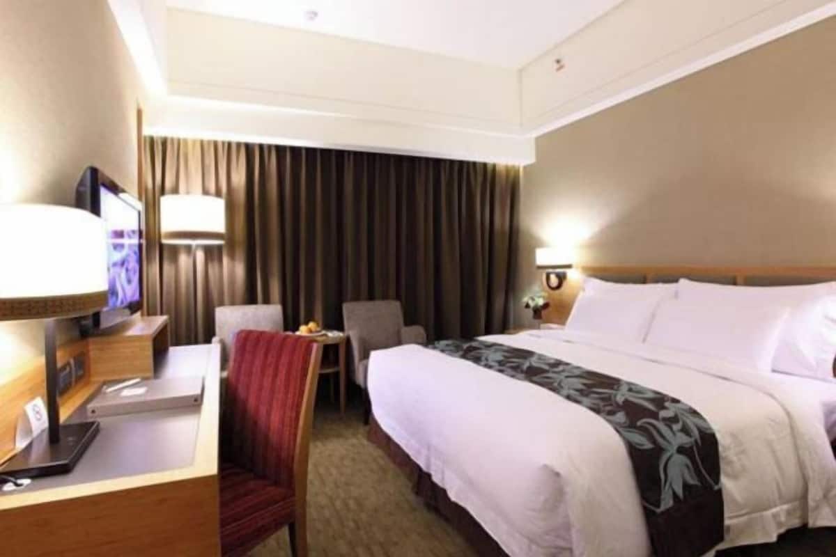 房內夾萬、書桌、隔音、免費 Wi-Fi