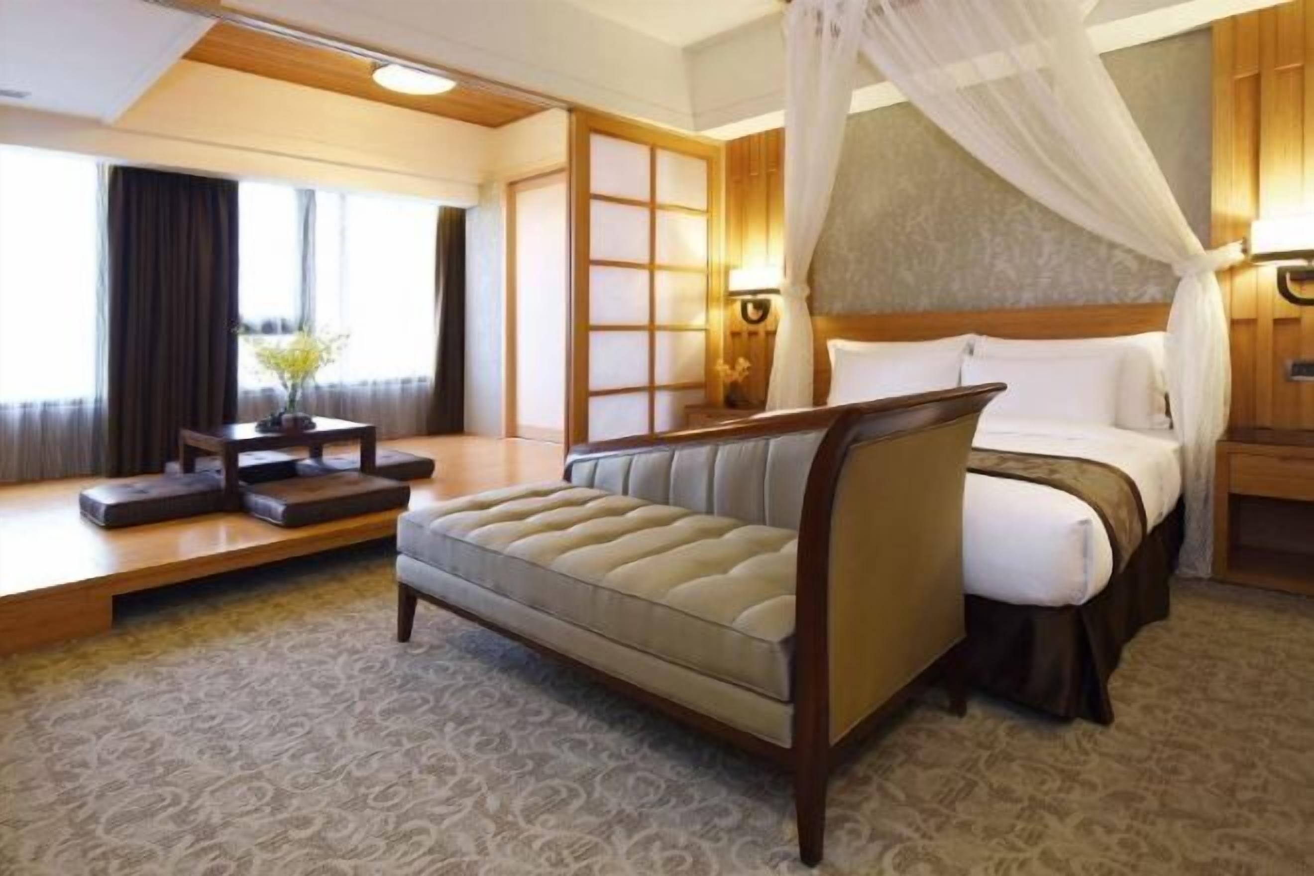 房內夾萬、書桌、隔音、免費 Wi-Fi