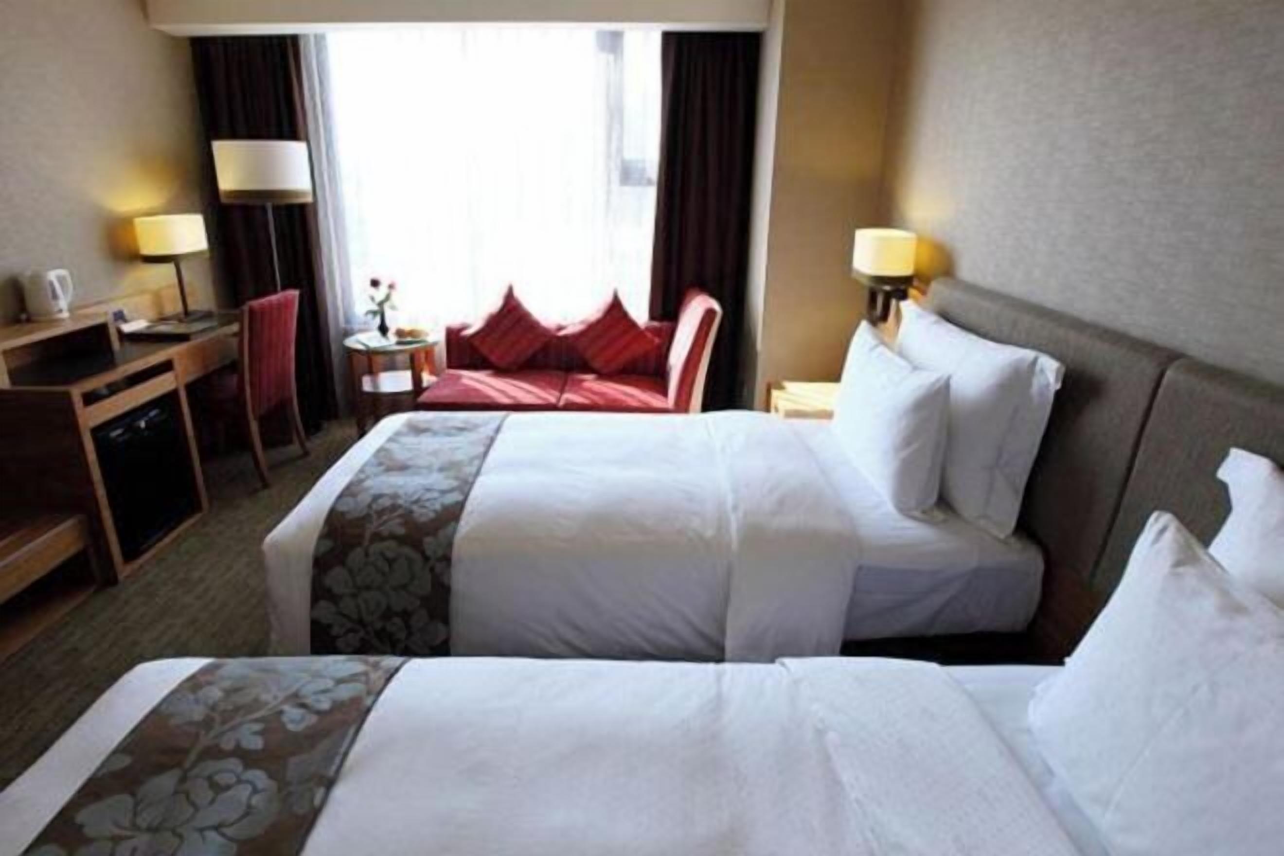 房內夾萬、書桌、隔音、免費 Wi-Fi