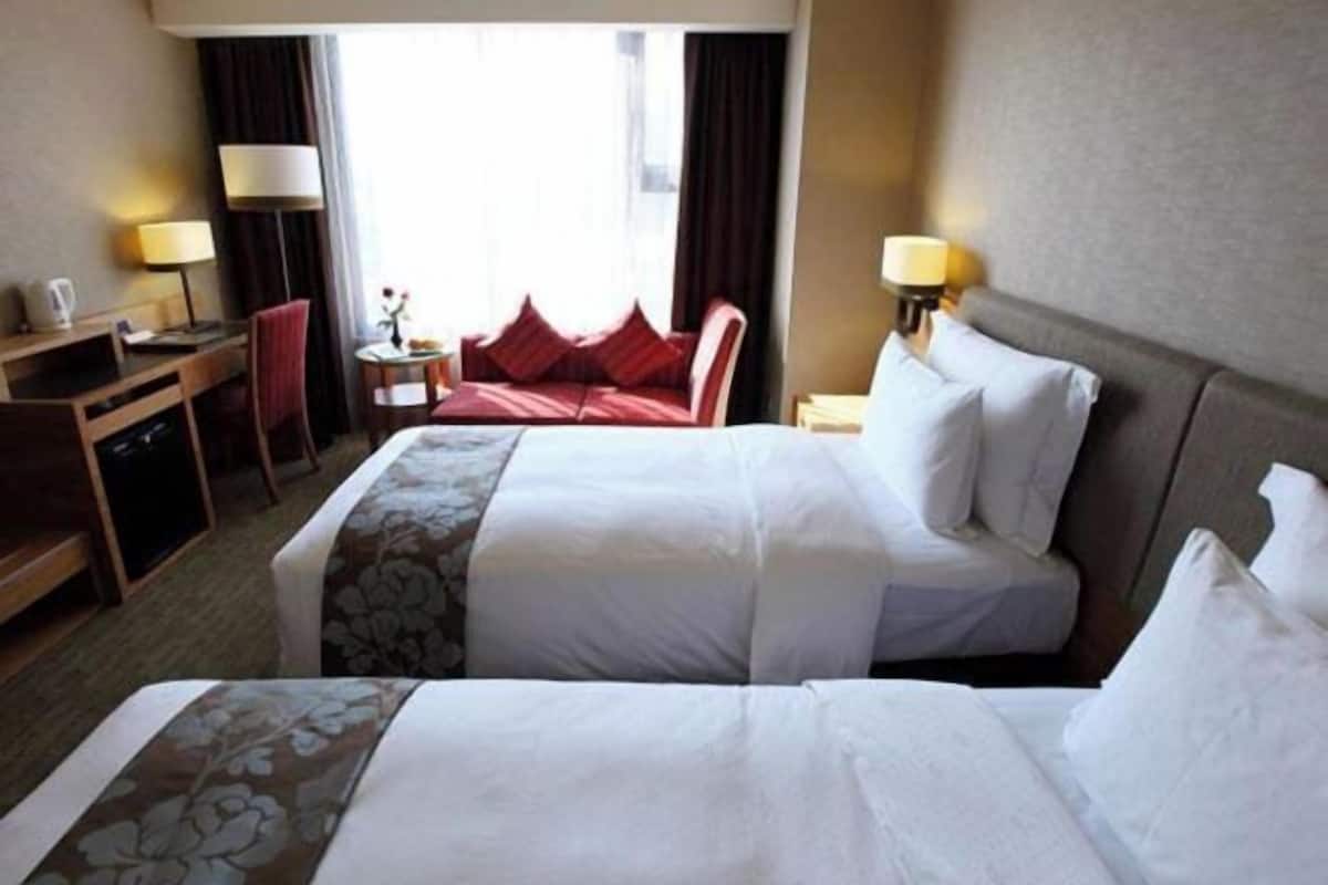 房內夾萬、書桌、隔音、免費 Wi-Fi