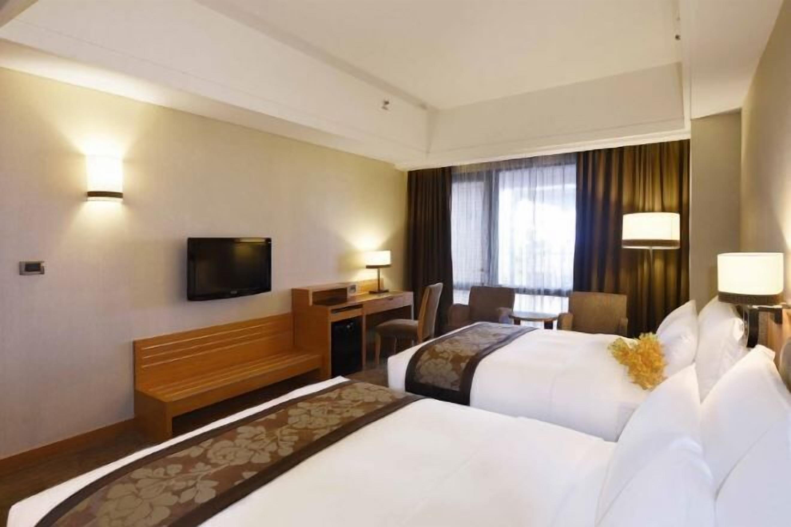 房內夾萬、書桌、隔音、免費 Wi-Fi