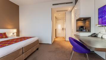 1 bedroom, premium bedding, minibar, in-room safe
